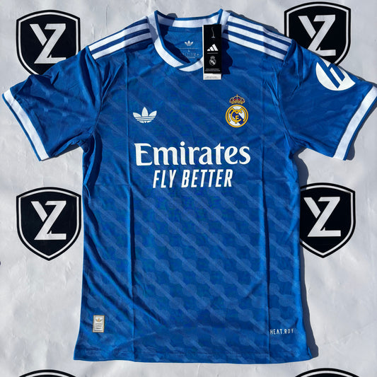 Real Madrid 3ème Maillot ( 3rd Kit )